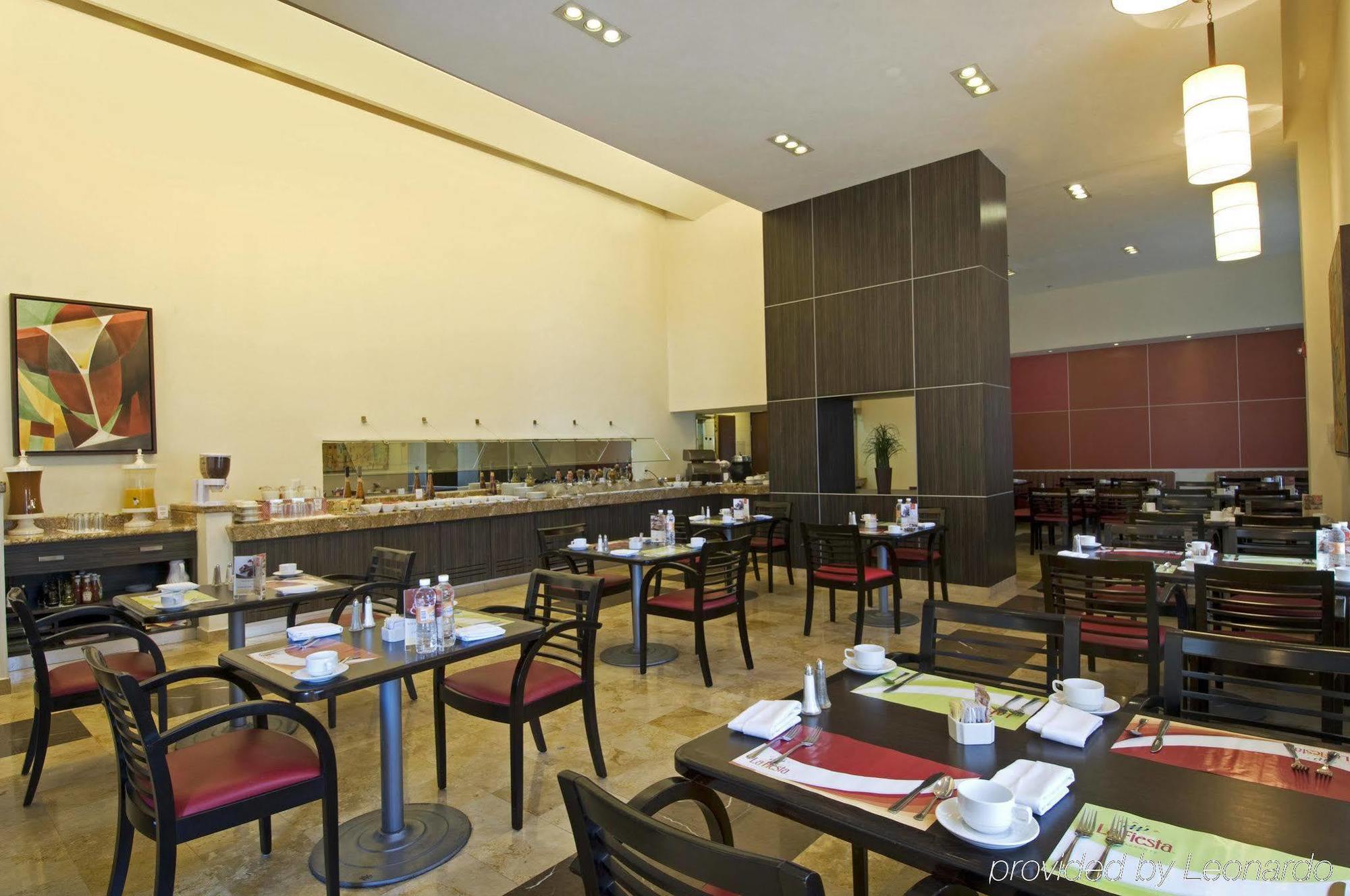 Fiesta Inn Express Ciudad Obregón Restaurant billede